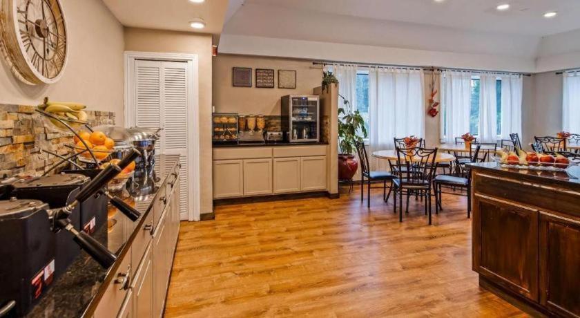 Best Western Johnson City Inn Esterno foto